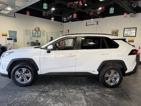 2023 Toyota RAV4 Hybrid XLE