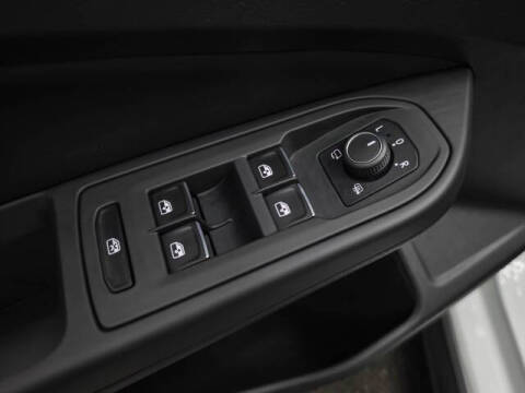 2024 Volkswagen Golf GTI SE