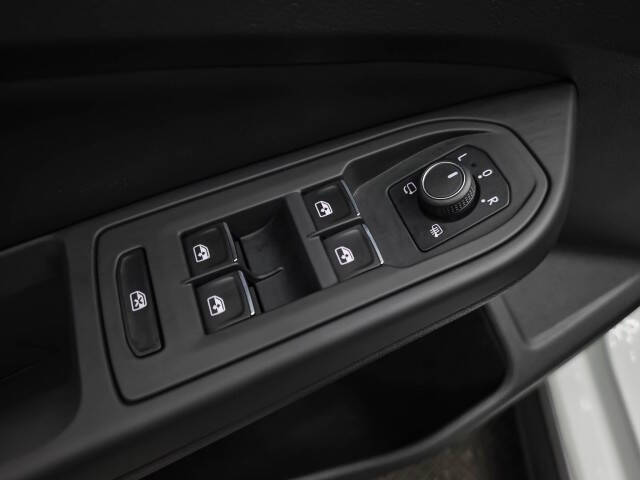2024 Volkswagen Golf GTI SE