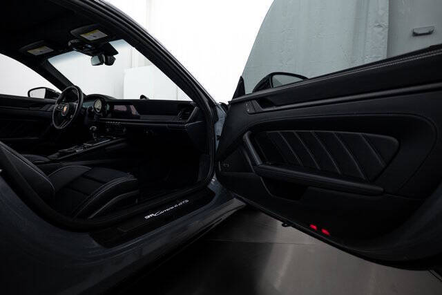 2024 Porsche 911 Carrera 4 GTS