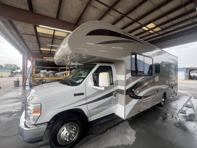 2013 Ford Econoline's photo