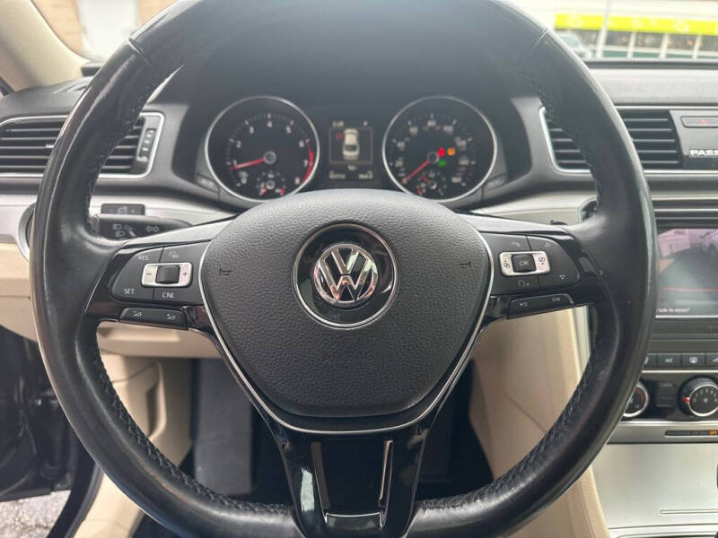 2019 Volkswagen Passat Wolfsburg Edition photo 24