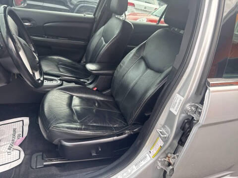 2012 Chrysler 200 Limited