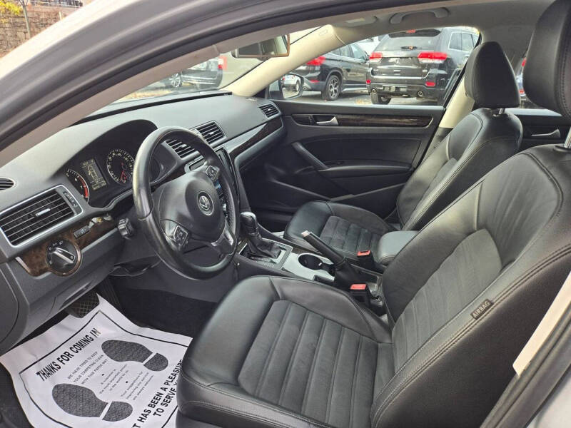 2014 Volkswagen Passat 1.8T SEL Premium PZEV