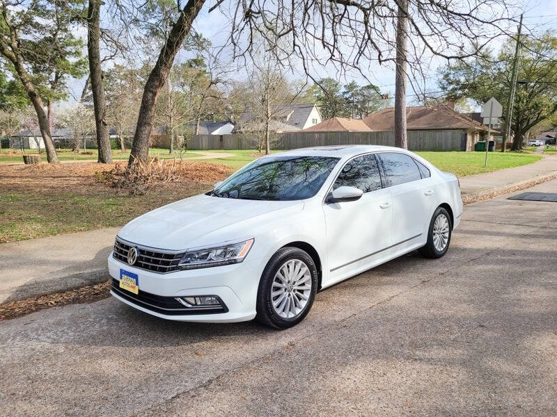 2016 Volkswagen Passat SE photo 2