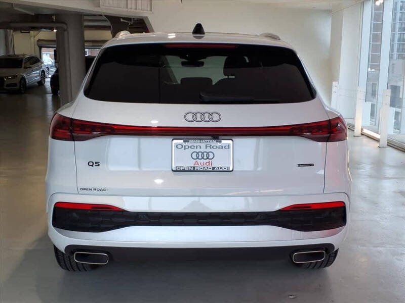 2025 Audi Q5 quattro Premium TFSI
