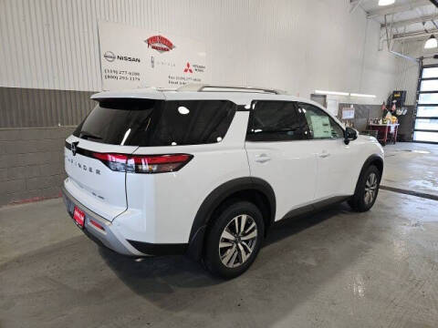 2025 Nissan Pathfinder SL