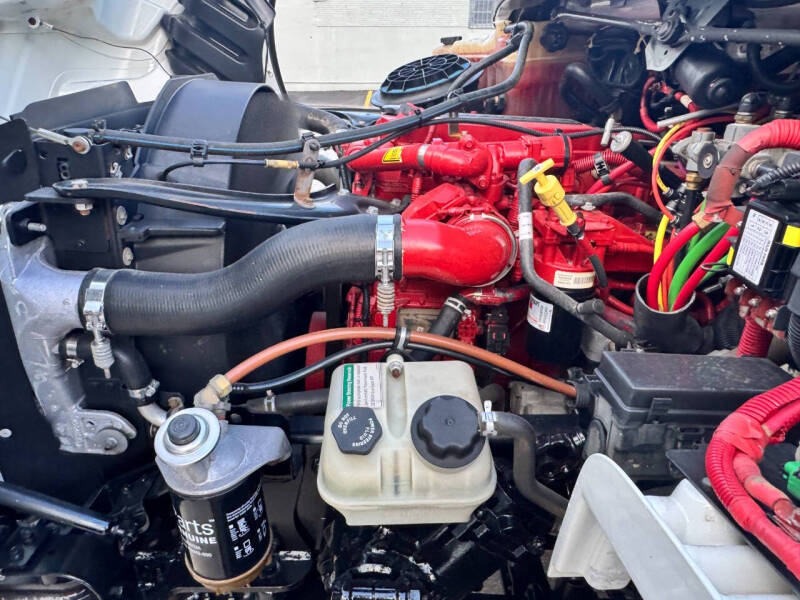 2017 Freightliner M2 106