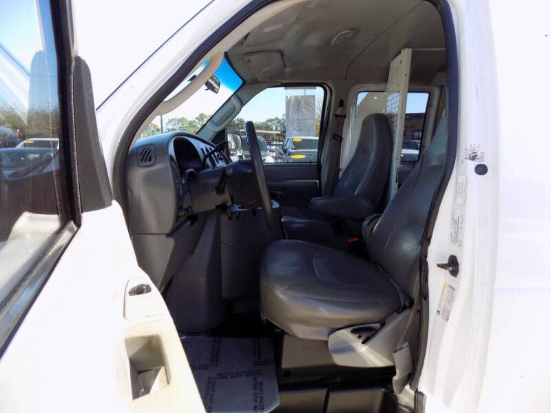 2005 Ford E-Series E-250