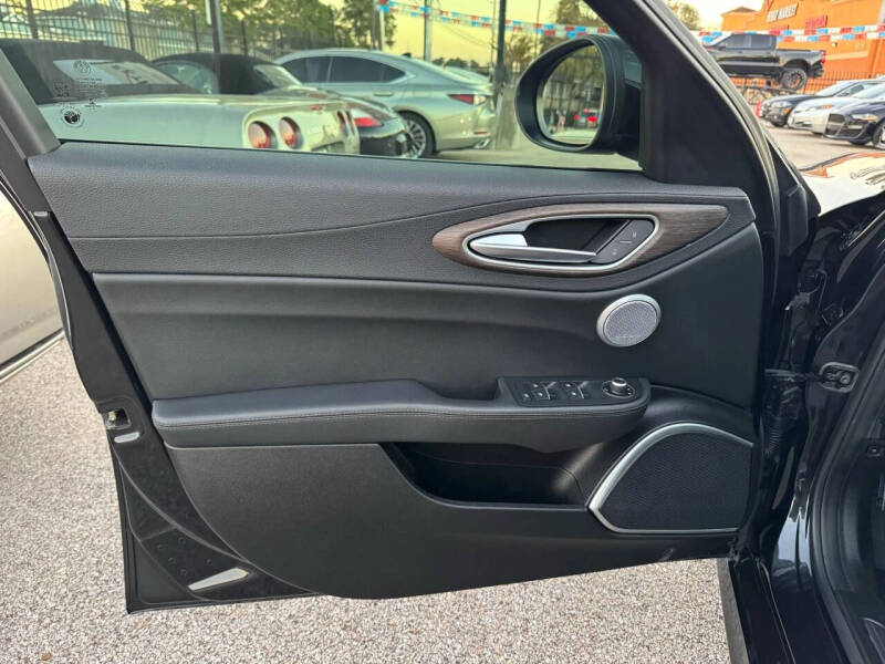 2018 Alfa Romeo Giulia Ti Lusso