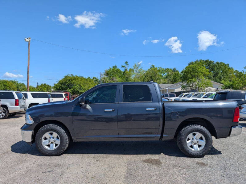 2016 RAM 1500 SLT