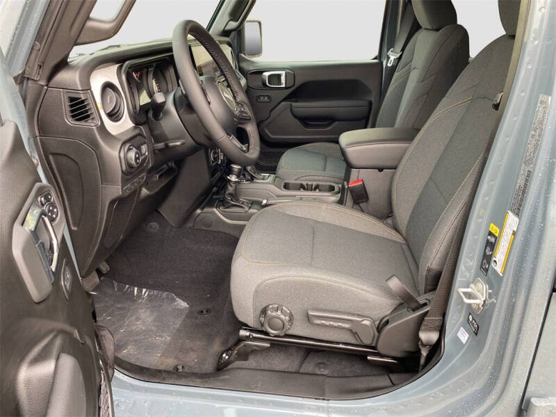 2025 Jeep Gladiator Sport