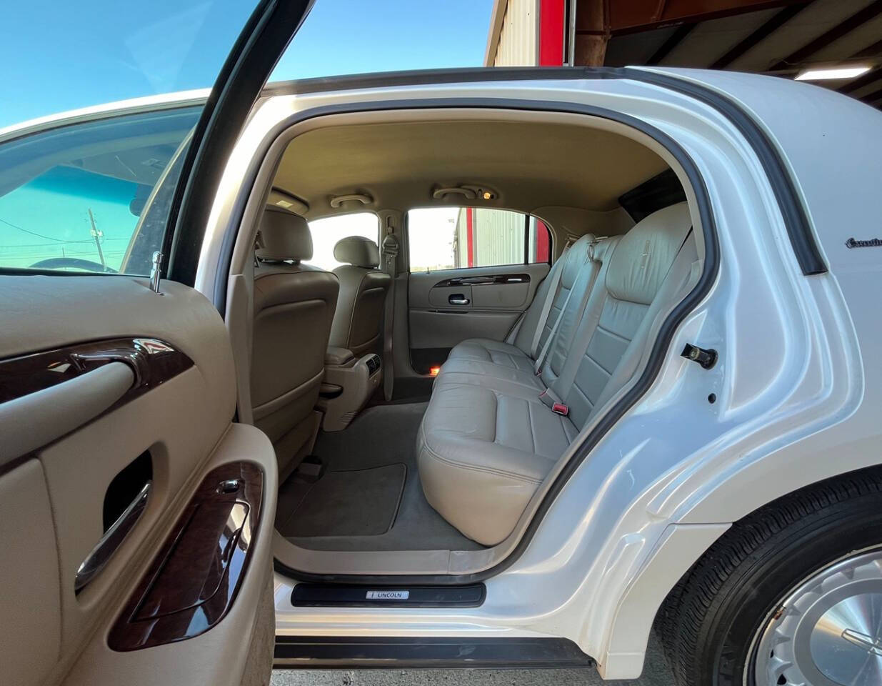 2002 Lincoln Town Car for sale at Carnival Car Company in Victoria, TX