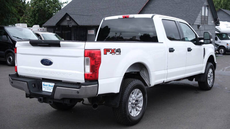 2019 Ford F-350 Super Duty XLT photo 6