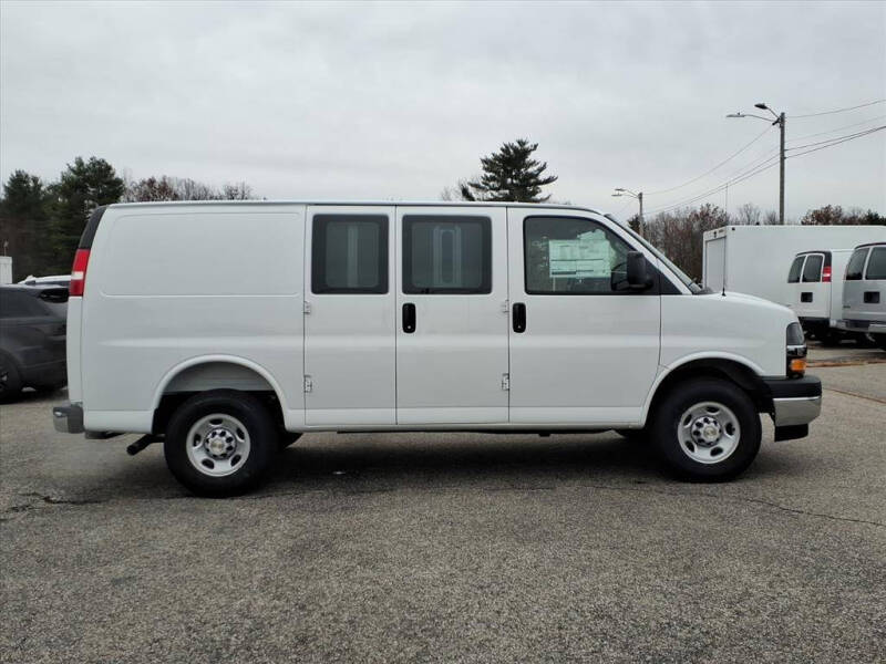 2025 Chevrolet Express 2500