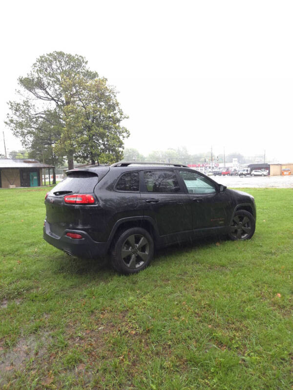 Image 6 of 2016 Jeep Cherokee Latitude 75th Anniversary