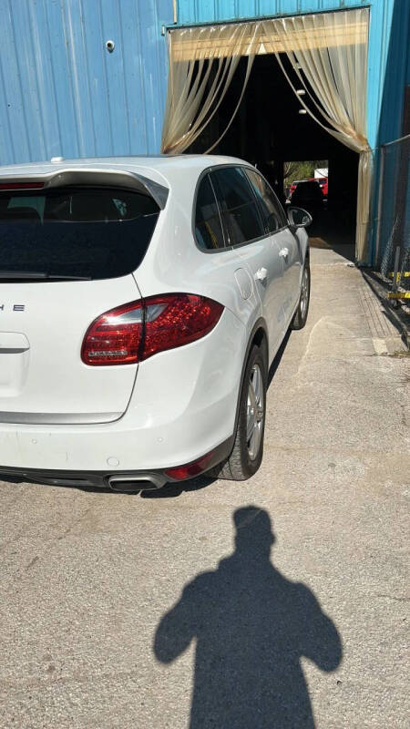 2014 Porsche Cayenne Platinum