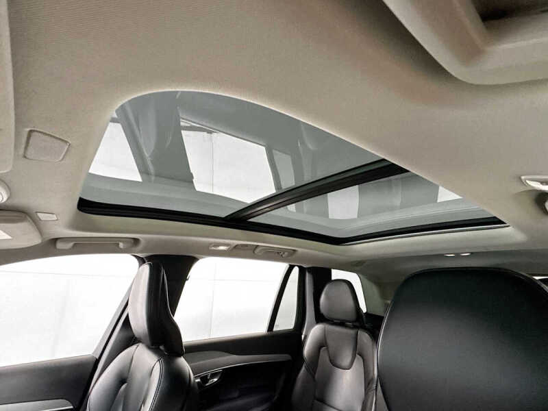 2025 Volvo XC90 B5 Core Bright Theme