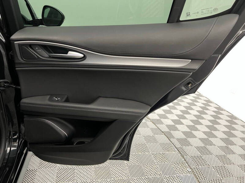 2022 Alfa Romeo Stelvio Veloce