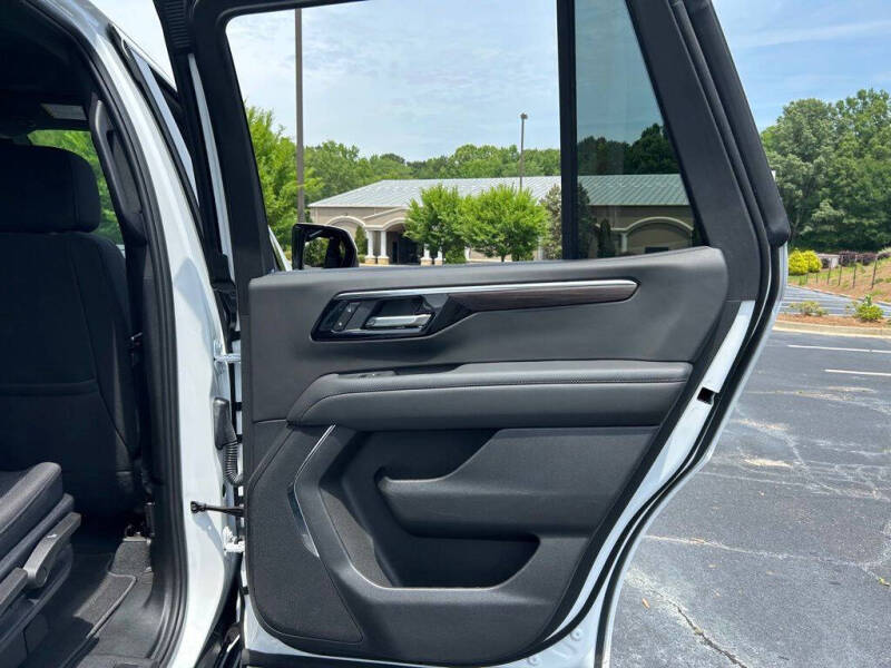 2025 Chevrolet Tahoe LS