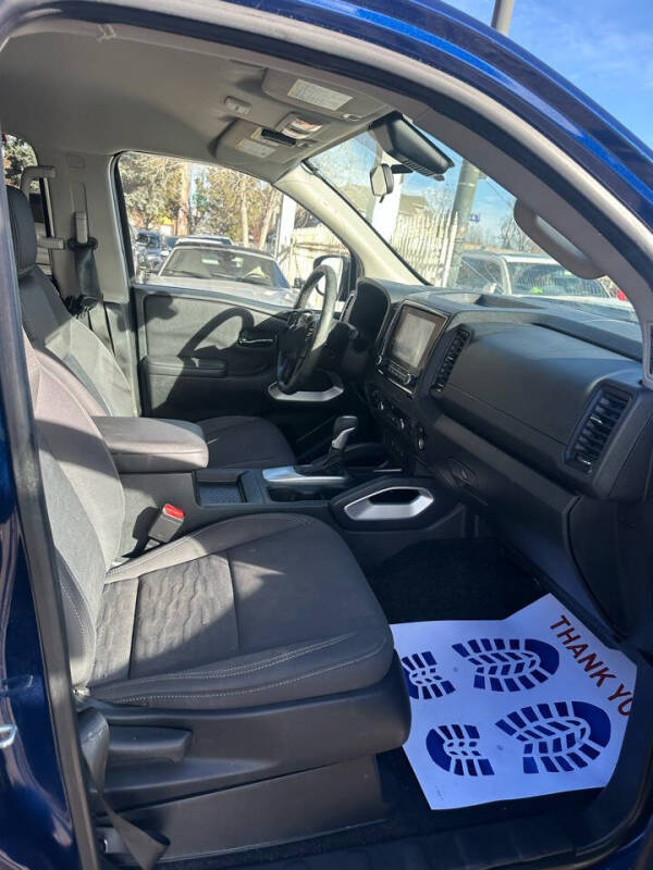 2022 Nissan Frontier SV