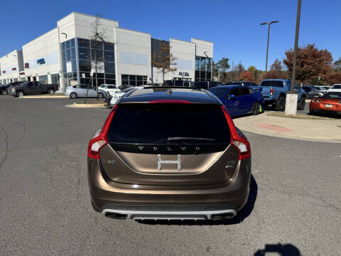 2016 Volvo V60 Cross Country T5