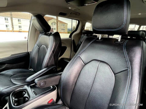 2021 Chrysler Pacifica Touring L