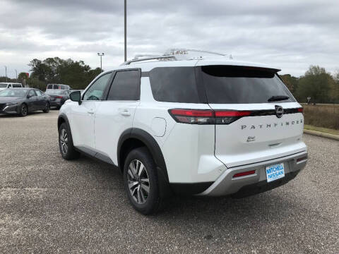 2025 Nissan Pathfinder SL