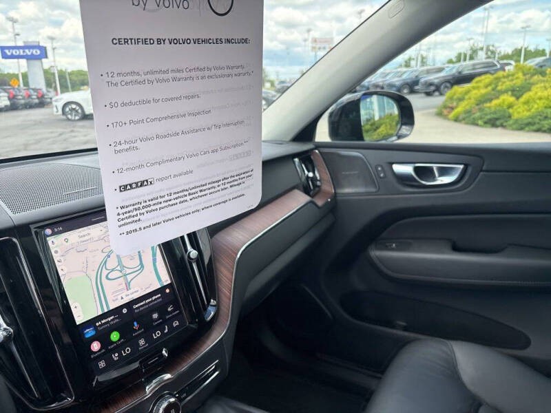 2024 Volvo XC60 B5 Plus Dark Theme