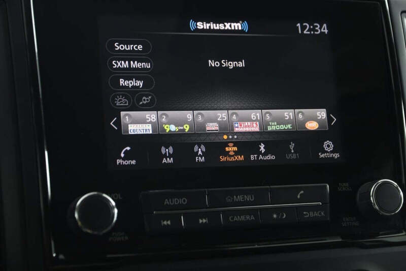 2023 Nissan Titan SV