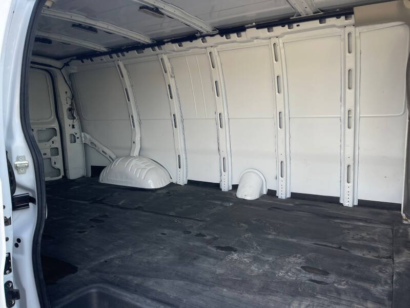 2023 Chevrolet Express 2500