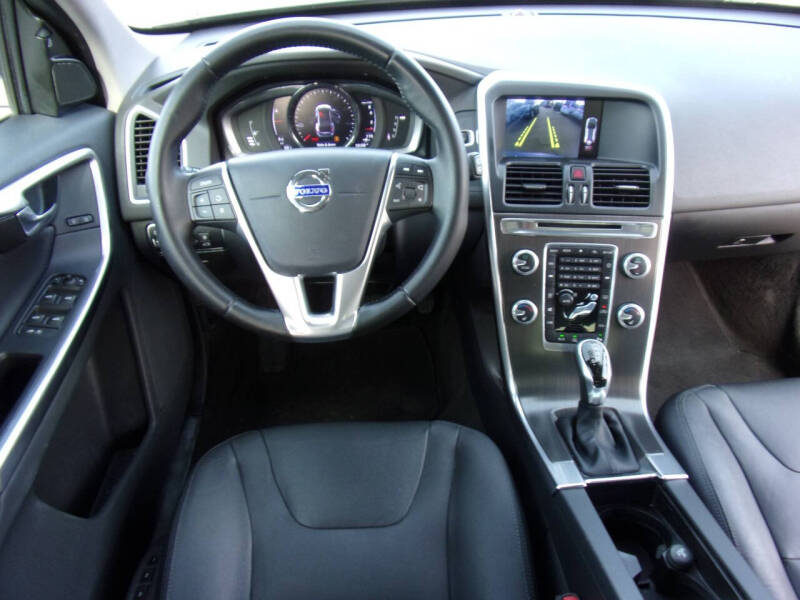 2016 Volvo XC60 T5 Drive-E Premier