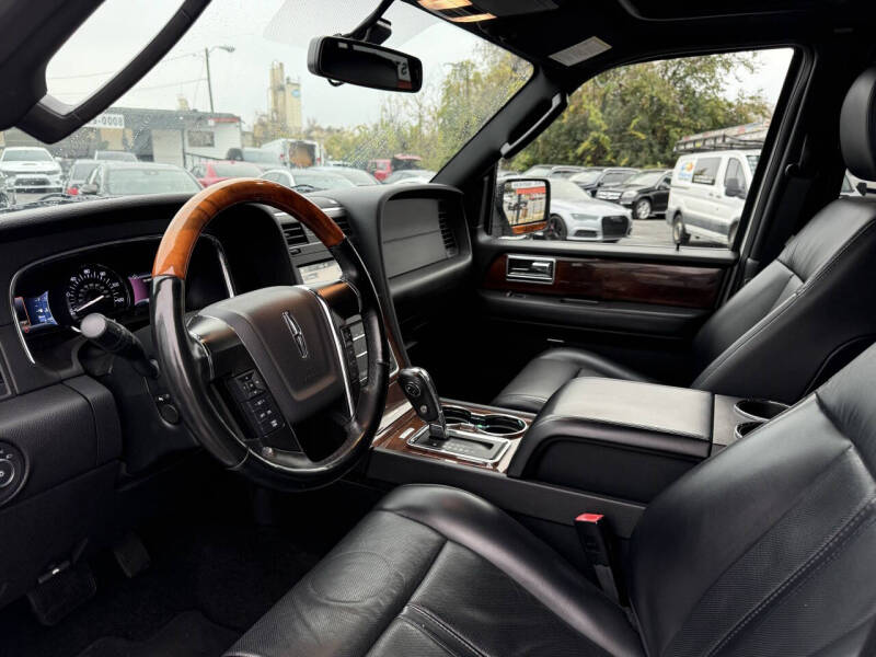 2017 Lincoln Navigator L Select