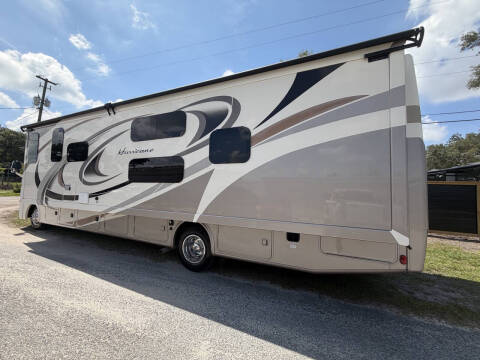 2017 Thor Motor Coach Hurricane