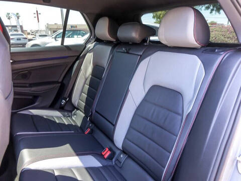 2023 Volkswagen Golf GTI SE