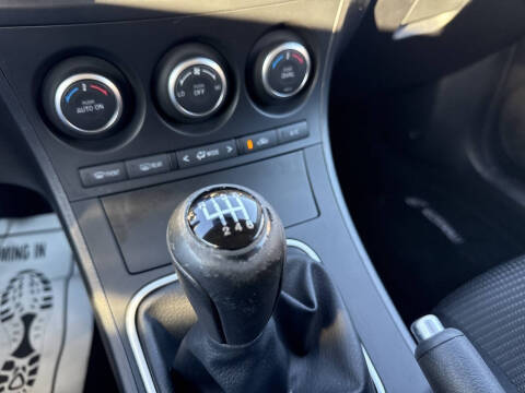 2013 Mazda MAZDA3 i Touring