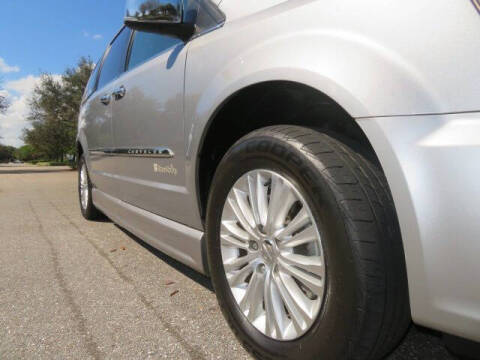 2013 Chrysler Town and Country Limited