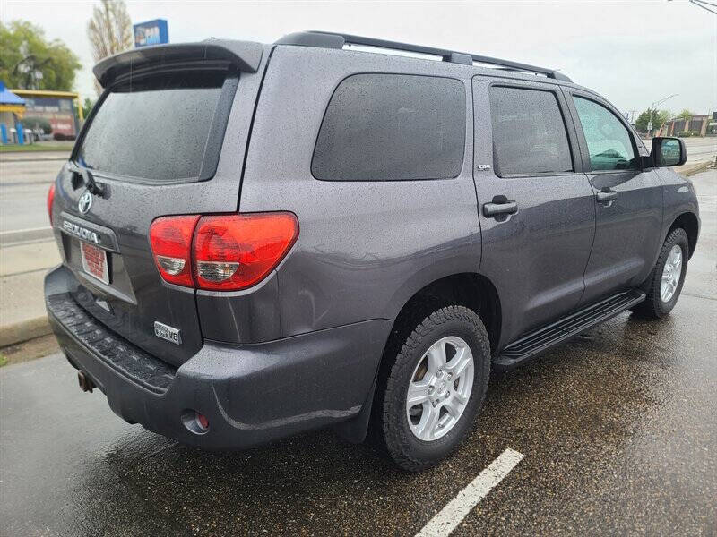 2014 Toyota Sequoia SR5