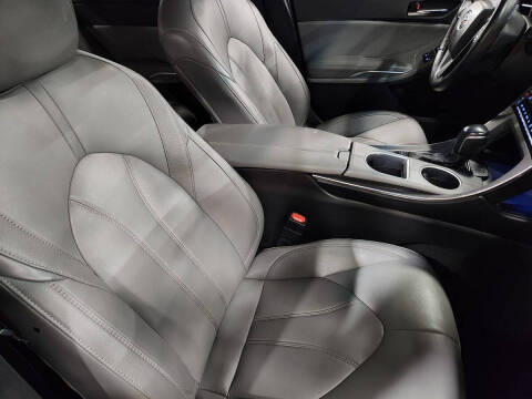 2021 Toyota Avalon Hybrid XLE