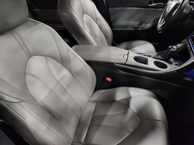 2021 Toyota Avalon Hybrid XLE