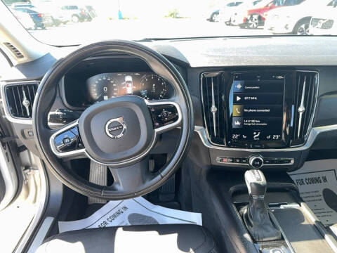 2018 Volvo V90 Cross Country T6