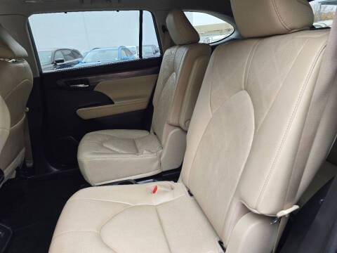 2023 Toyota Highlander Platinum