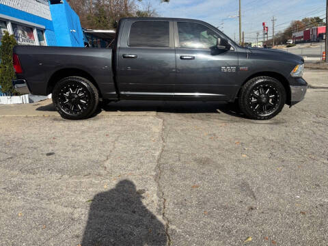 2017 RAM 1500 SLT