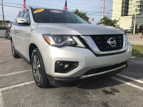 2017 Nissan Pathfinder for sale at MIAMI AUTO LIQUIDATORS in Miami FL
