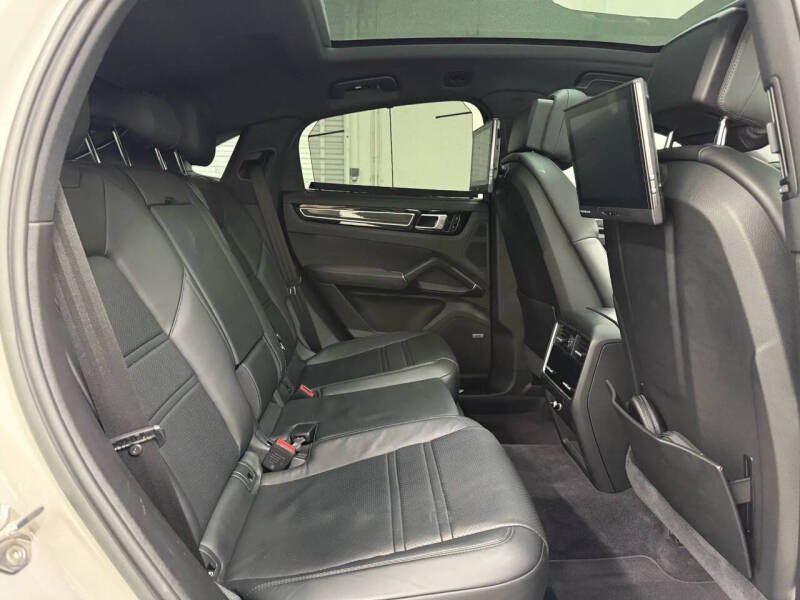 2020 Porsche Cayenne S Coupe