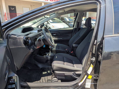 2016 Toyota Prius c Two