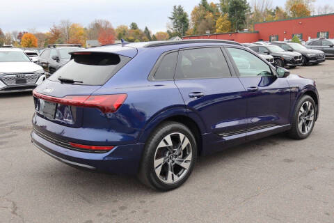 2021 Audi e-tron quattro Premium