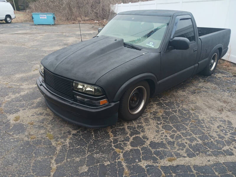 2000 Chevrolet S-10 for sale at Longo & Sons Auto Sales in Berlin NJ