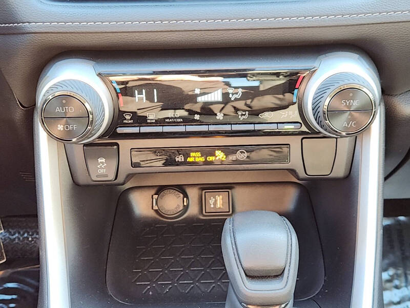 2025 Toyota RAV4 Hybrid LE