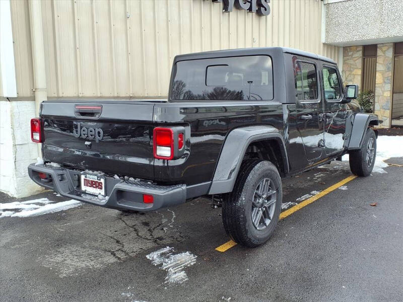 2025 Jeep Gladiator Sport S